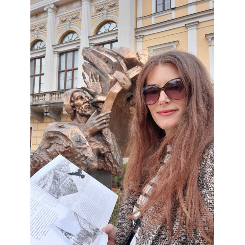 slovensko-anglická kniha Tajomstvo skalného sokola - Lenka Šingovská